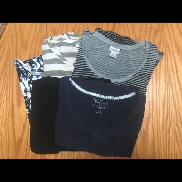 5 Large maternity tops. Bundle. - Picture 1 of 2
